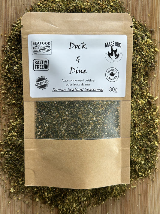 Maas BBQ Dock & Dine Famous Seafood Seasoning in a 30g re-sealable pouch. A salt-free and sugar-free spice blend perfect for salmon and diverse seafood dishes.