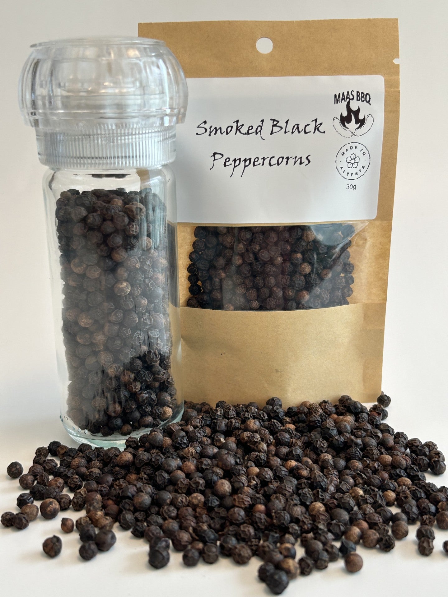 Maas BBQ Smoked Black Peppercorns with grinder – Unique Alberta‑Made High‑End Smoked Black Pepper Blend for Chefs & Foodies | BBQ, Cooking, Gift, Unique Flavors. Maas BBQ Smoked Black Peppercorns, a premium 30g pack of smoked black pepper grains made in Alberta, Canada, ideal for chefs and foodies seeking unique flavors in BBQ, cooking, and gourmet gifts; perfect for seasoning meats, sauces, and high‑end culinary dishes with executive‑quality smoked black pepper blend.